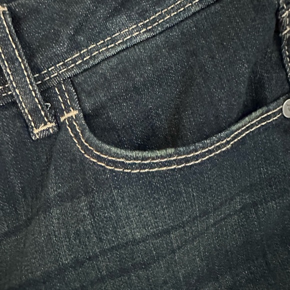 Vera Wang jeans. - Picture 3 of 7